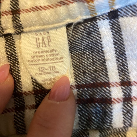 Baby Gap button long sleeve 12-18 month - Picture 3 of 3